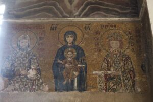 Богородица с императором Иоанном II Комнином и императрицей Ириной